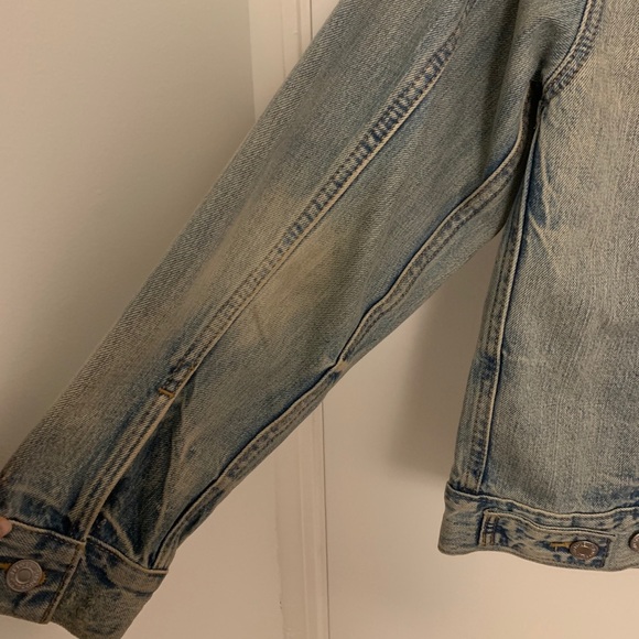 Levi’s Jean Jacket (Women’s) - Picture 5 of 11